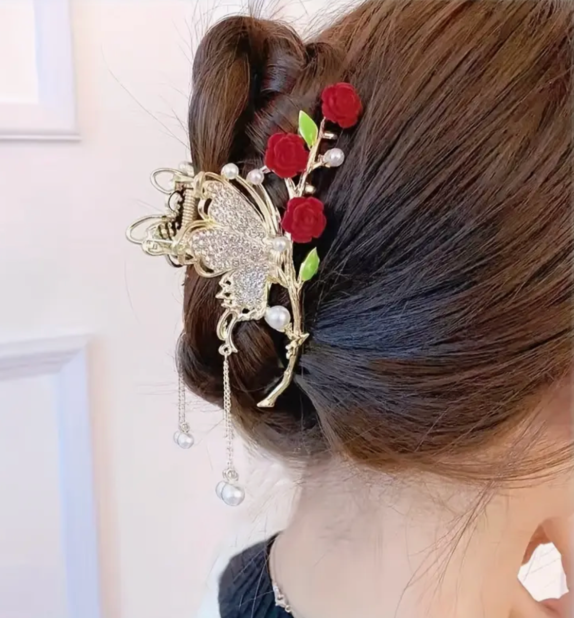 Enchanting Hair Accessories: Vintage-Inspired & Fruity Designs for All Occasions