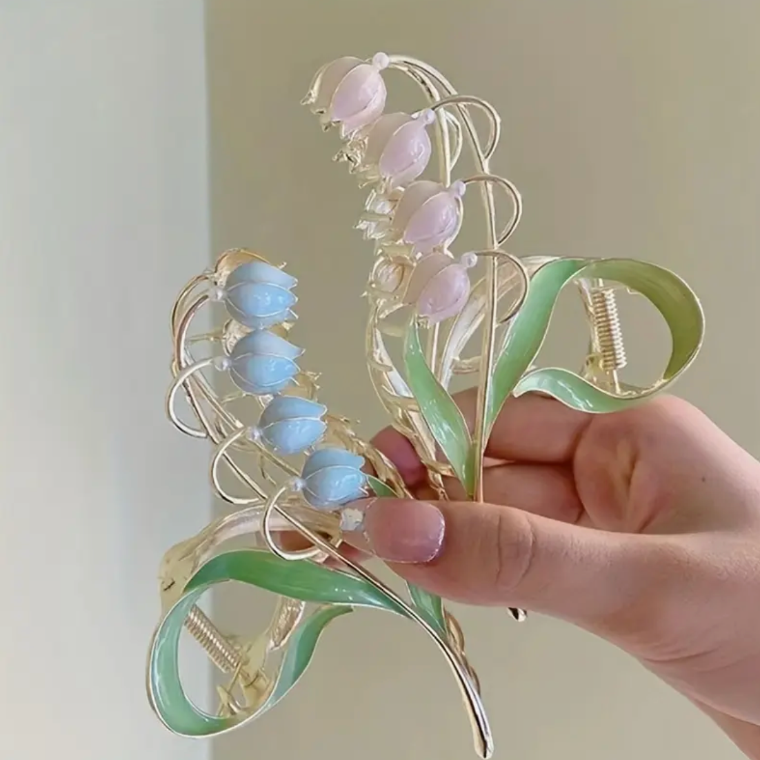 Enchanting Hair Accessories: Vintage-Inspired & Fruity Designs for All Occasions